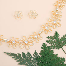 Load image into Gallery viewer, Chain Necklace Flower Linked Gold Set for Women
