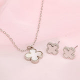 Pendant Vintage White Quatrefoil Silver Necklace