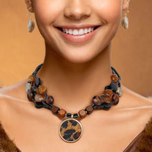 Cargar imagen en el visor de la galería, Pendant Leopard Wood and Stone Bead Necklace
