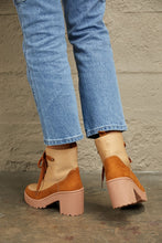 Cargar imagen en el visor de la galería, East Lion Corp Lace Up Lug Booties
