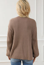 Cargar imagen en el visor de la galería, Ribbed Contrast Round Neck Slit Sweater
