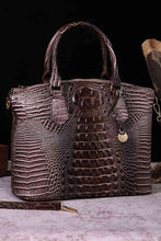 Cargar imagen en el visor de la galería, Gradient PU Leather Handbag
