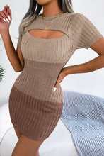 Cargar imagen en el visor de la galería, Color Block Cutout Short Sleeve Sweater Dress
