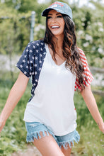 Cargar imagen en el visor de la galería, US Flag V-Neck Tee Shirt
