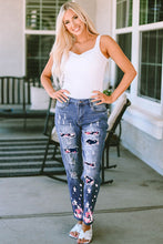 Load image into Gallery viewer, Flower Distressed Jeans with Pockets
