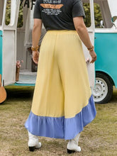 Load image into Gallery viewer, Plus Size Contrast Ruffled Wide Leg Pants
