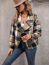 Cargar imagen en el visor de la galería, Plaid Collared Neck Long Sleeve Jacket
