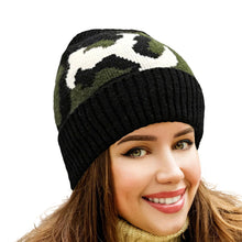 Cargar imagen en el visor de la galería, Beanie Hat Camouflage Print Cuff Hat for Women
