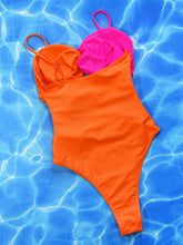 Cargar imagen en el visor de la galería, Two-Tone Twisted Cutout One-Piece Swimsuit
