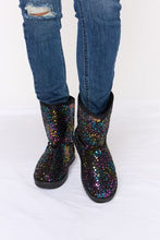 Load image into Gallery viewer, Forever Link Sequin Thermal Flat Boots
