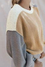 Cargar imagen en el visor de la galería, Color Block Round Neck Long Sleeve Sweater
