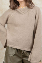 Cargar imagen en el visor de la galería, Buttoned Flare Sleeve Sweater
