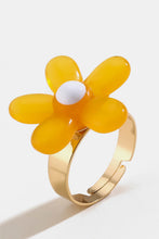 Load image into Gallery viewer, Flower Shape Resin Ring
