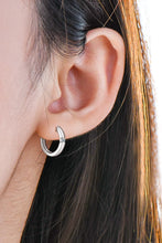 Cargar imagen en el visor de la galería, Moissanite 925 Sterling Silver Huggie Earrings
