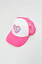 Cargar imagen en el visor de la galería, Fame Falling For You Trucker Hat in Pink
