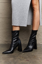 Cargar imagen en el visor de la galería, Weeboo Stacy Block Heel Sock Boots
