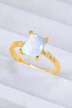 Cargar imagen en el visor de la galería, Square Moonstone Ring
