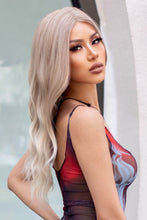 Cargar imagen en el visor de la galería, 13*2&quot; Lace Front Wigs Synthetic Long Wave 24&quot; 150% Density in Medium Blonde Highlights
