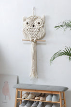 Cargar imagen en el visor de la galería, Hand-Woven Owl Macrame Wall Hanging
