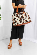 Cargar imagen en el visor de la galería, Animal Print Plush Weekender Bag
