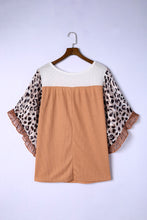 Cargar imagen en el visor de la galería, Plus Size Printed Color Block Ruffled Blouse
