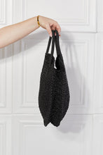 Cargar imagen en el visor de la galería, Justin Taylor Beach Date Straw Rattan Handbag in Black
