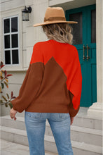 Load image into Gallery viewer, Two-Tone Round Neck Ribbed Sweater
