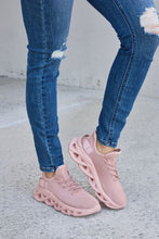 Cargar imagen en el visor de la galería, Forever Link Mesh Breathable Platform Athletic Shoes
