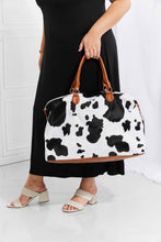 Cargar imagen en el visor de la galería, Animal Print Plush Weekender Bag
