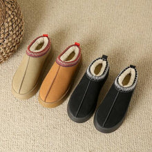 Cargar imagen en el visor de la galería, Faux Fur Center-Seam Slippers
