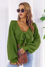 Cargar imagen en el visor de la galería, Bow V-Neck Long Sleeve Cropped Sweater
