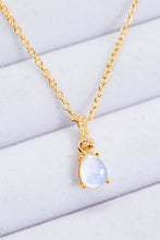 Cargar imagen en el visor de la galería, Moonstone Teardrop Pendant Necklace
