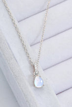 Cargar imagen en el visor de la galería, Moonstone Teardrop Pendant Necklace
