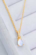 Cargar imagen en el visor de la galería, Moonstone Teardrop Pendant Necklace
