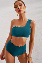 Cargar imagen en el visor de la galería, Scalloped Trim One-Shoulder Bikini Set
