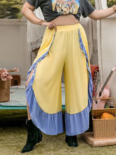 Cargar imagen en el visor de la galería, Plus Size Contrast Ruffled Wide Leg Pants
