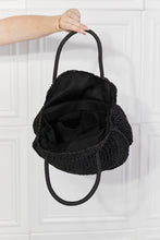 Cargar imagen en el visor de la galería, Justin Taylor Beach Date Straw Rattan Handbag in Black

