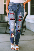 Load image into Gallery viewer, Plaid Distressed Jeans with Pockets
