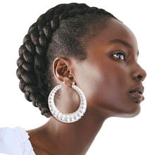 Cargar imagen en el visor de la galería, Silver Ribbed Hollow Hoops
