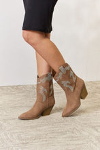 Load image into Gallery viewer, Forever Link Rhinestone Detail Cowboy Boots
