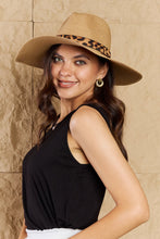 Cargar imagen en el visor de la galería, Fame Wild One Leopard Ribbon Straw Hat
