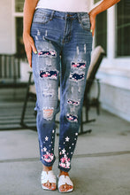Load image into Gallery viewer, Flower Distressed Jeans with Pockets
