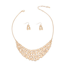 Load image into Gallery viewer, Gold Metal Link Collar Set
