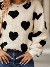 Cargar imagen en el visor de la galería, Fuzzy Heart Dropped Shoulder Sweatshirt
