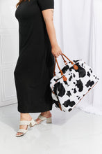 Cargar imagen en el visor de la galería, Animal Print Plush Weekender Bag
