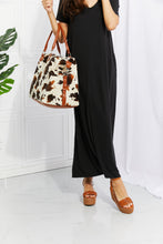 Cargar imagen en el visor de la galería, Animal Print Plush Weekender Bag
