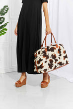 Cargar imagen en el visor de la galería, Animal Print Plush Weekender Bag
