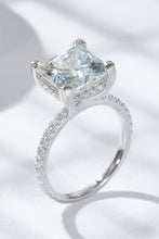 Cargar imagen en el visor de la galería, 5.52 Carat Moissanite Side Stone Ring
