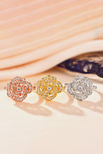 Cargar imagen en el visor de la galería, 3.4 Carat Moissanite Flower Shape Ring
