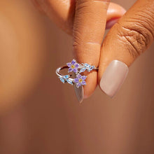 Cargar imagen en el visor de la galería, Flower Shape Inlaid Zircon 925 Sterling Silver Ring
